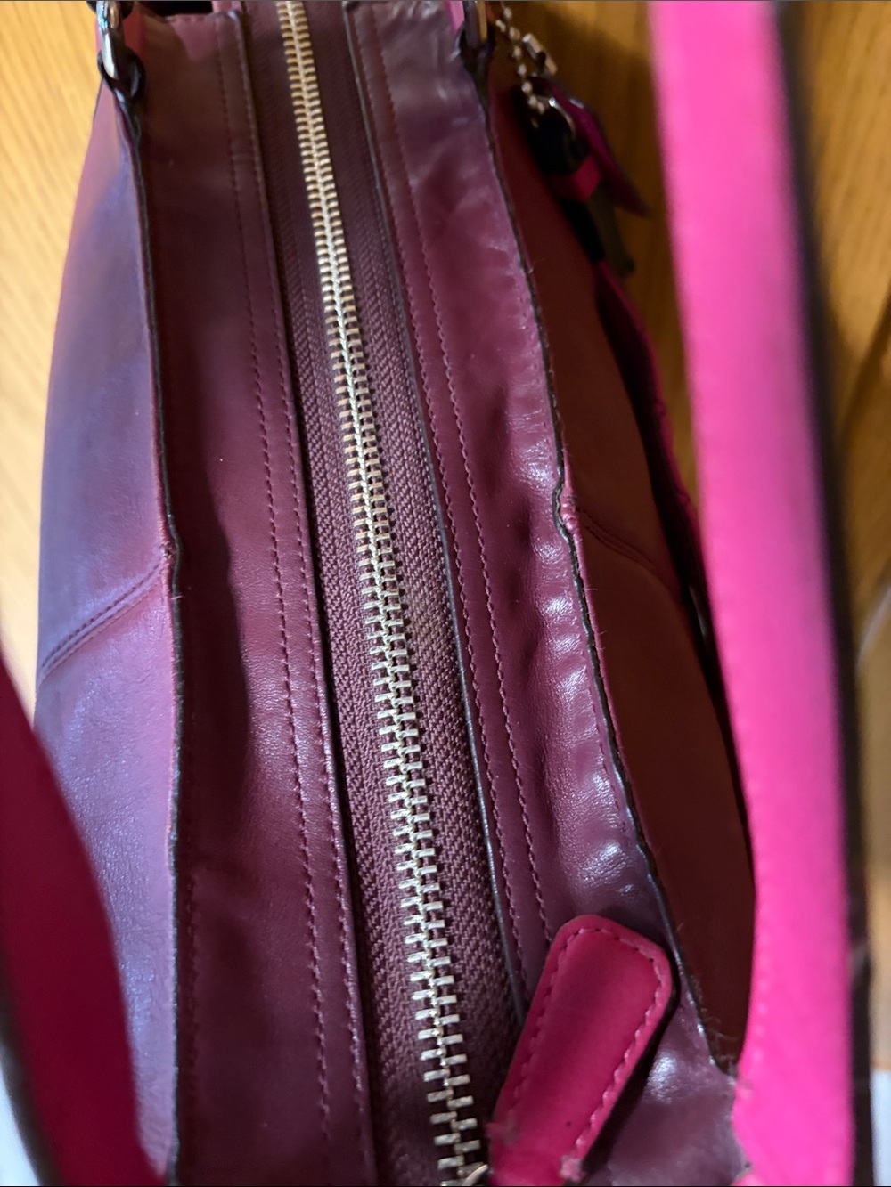 Coach Two-Tone Pink and Black Quilted Leather Shoulder Bag GUC approx.11”x9”x4” - Picture 7 of 9